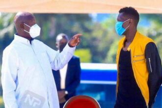 Chameleone ​​​​​​​begs for studio equipment from President Museveni