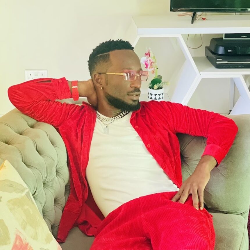 Mike Wine Cries Out: "I Have No Sponsors for My Concert"